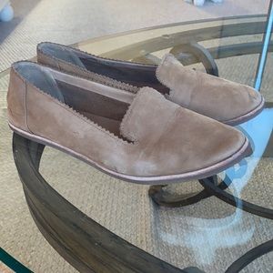 UGG~Sz 10 slip on loafer slipper